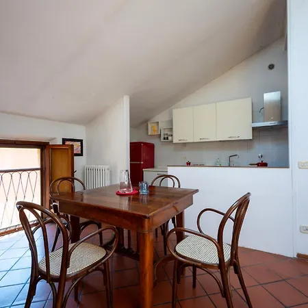 公寓 Defstero Asteri 雷焦艾米利亚