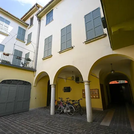 公寓 Defstero Asteri 雷焦艾米利亚